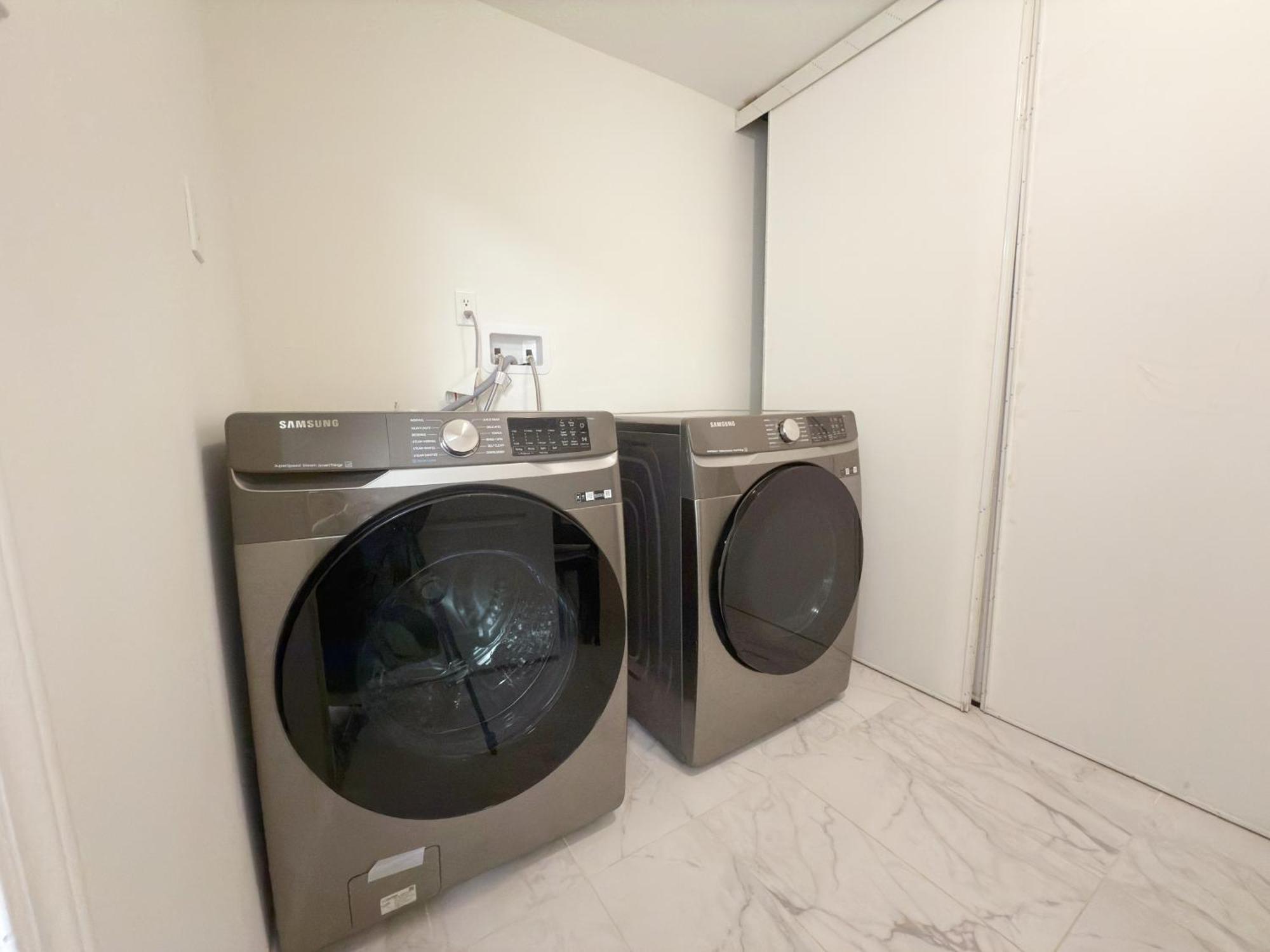 Cozy Room With Private Bath Near Don Mills Subway Toronto Exterior photo